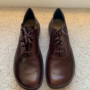 Naot Brown leather tied shoe